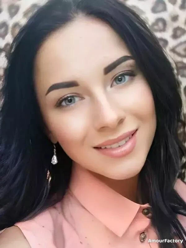 Lyudmila Profile image 2