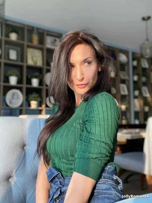 Alla Profile image 4