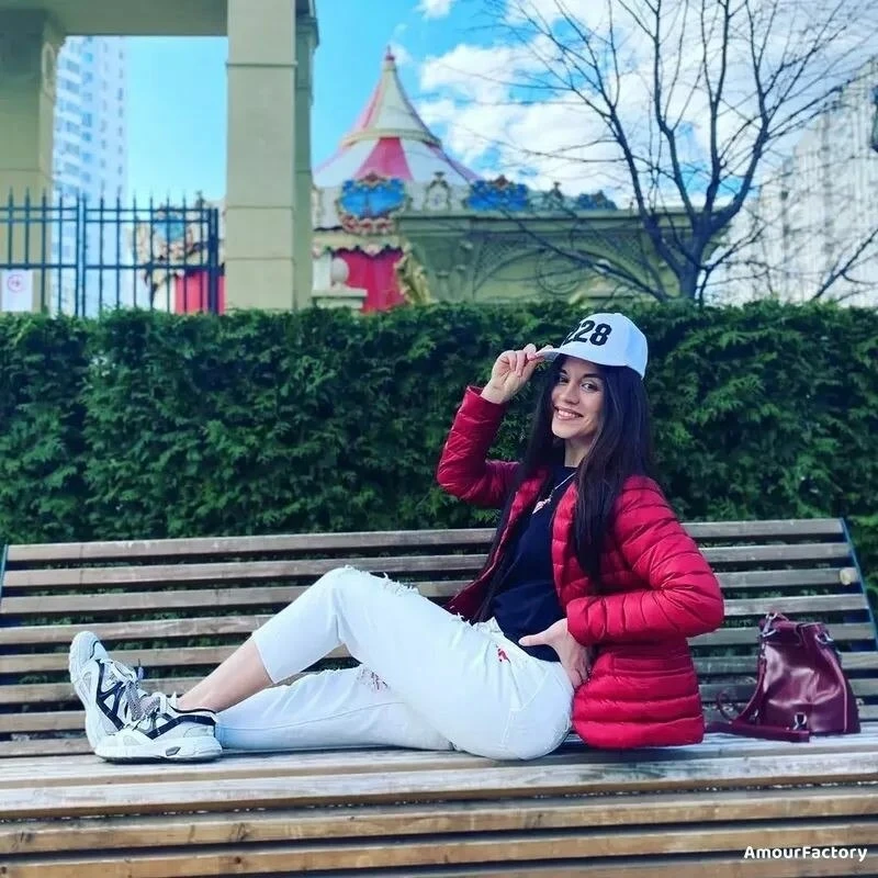 Alina Profile image 3