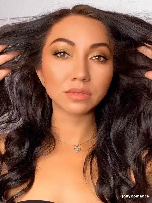 Angelina Profile image 3