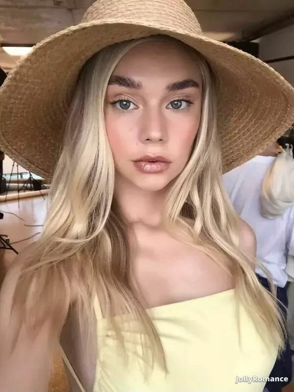Alina Profile image 4