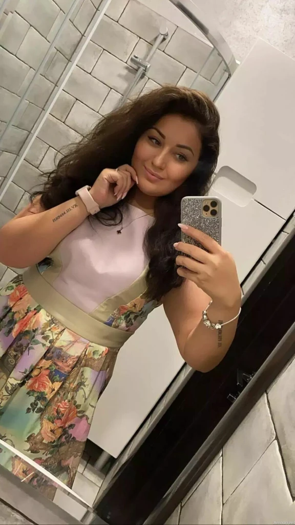 Karina Profile image 2