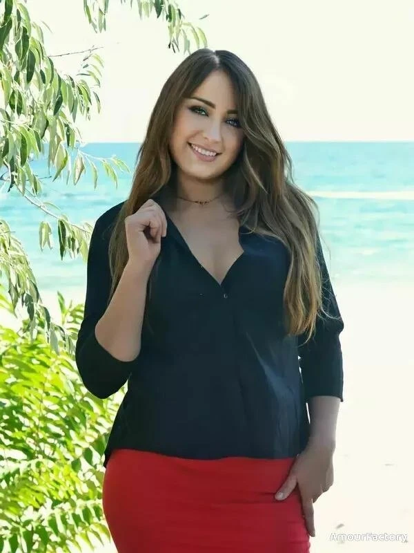 Alina Profile image 1