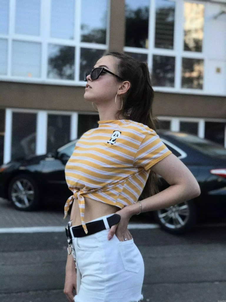 Valeria Profile image 4