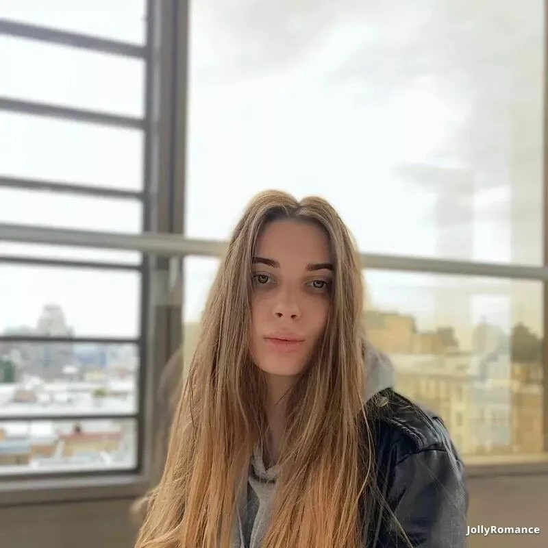 Yana Profile image 4