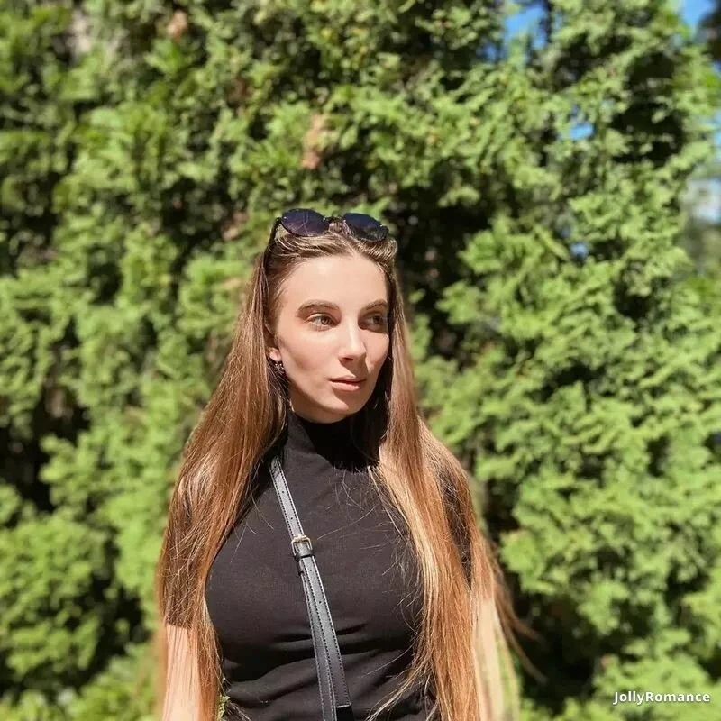 Yana Profile image 3