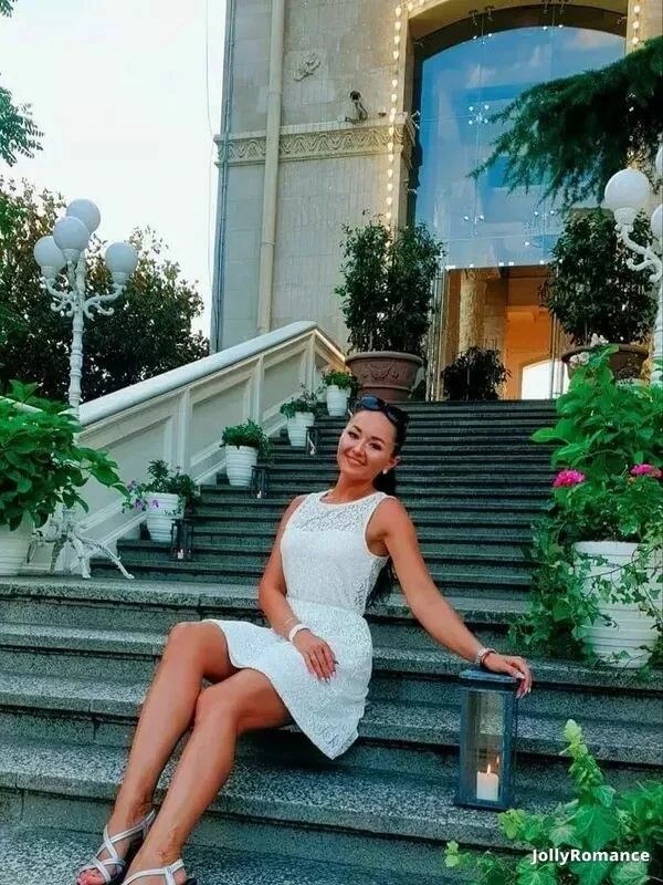 Anna Profile image 4