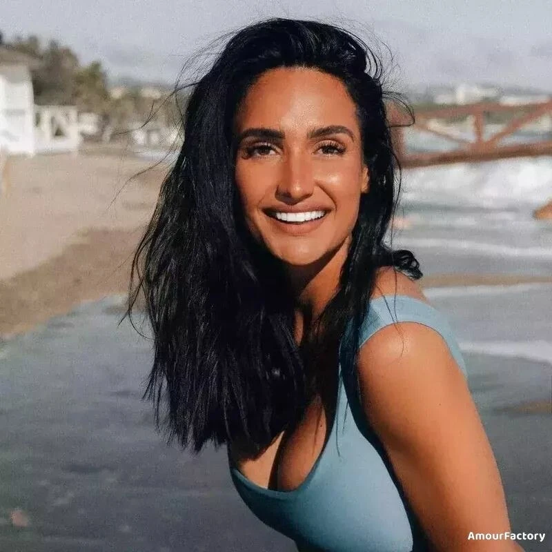 Roza Profile image 2