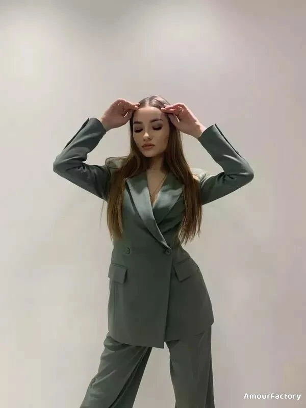 Yuliya Profile image 2