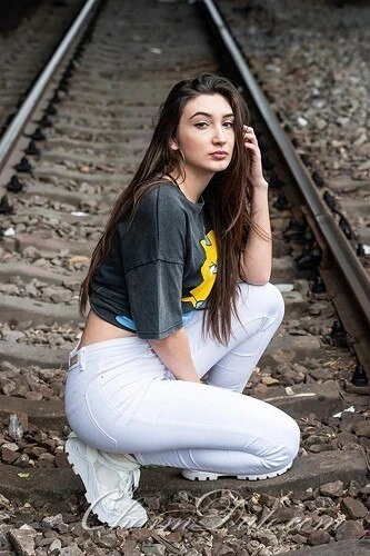 Ekaterina Profile image 1