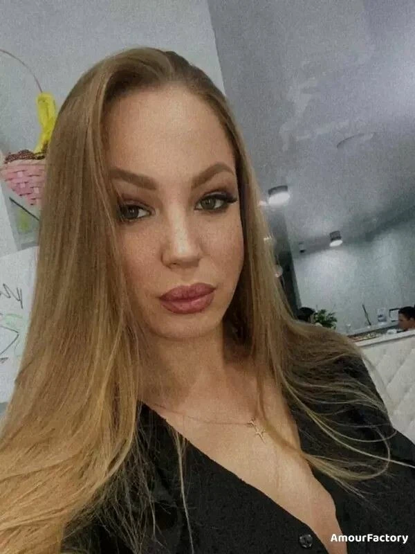 Ksenia Profile image 1