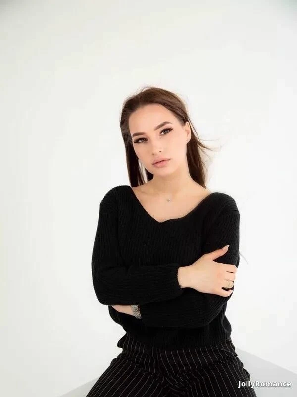 Karina Profile image 1