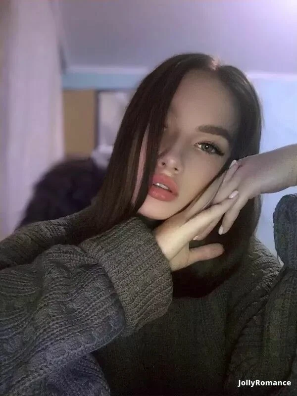 Karina Profile image 3