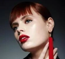 Valeria Profile image 4