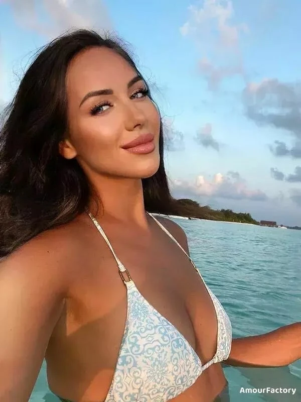 Angelina Profile image 1