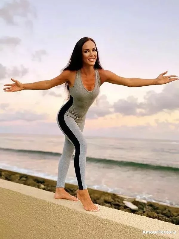 Angelina Profile image 4