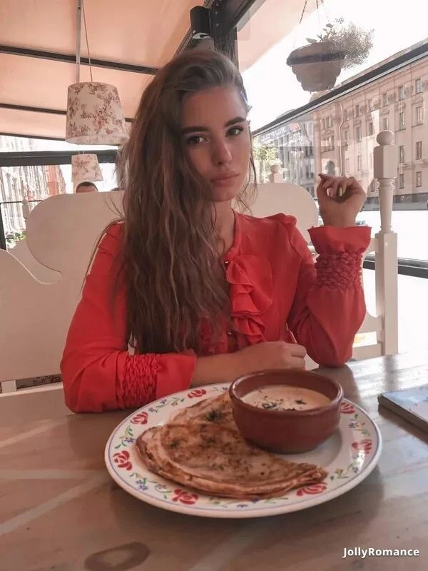 Yana Profile image 3