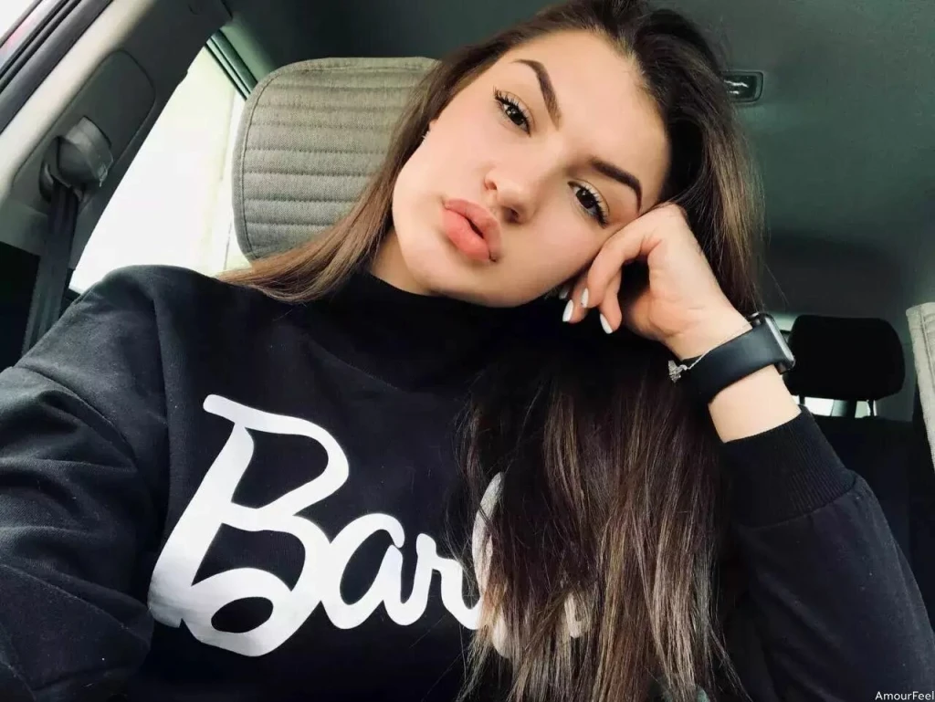 Olena Profile image 2