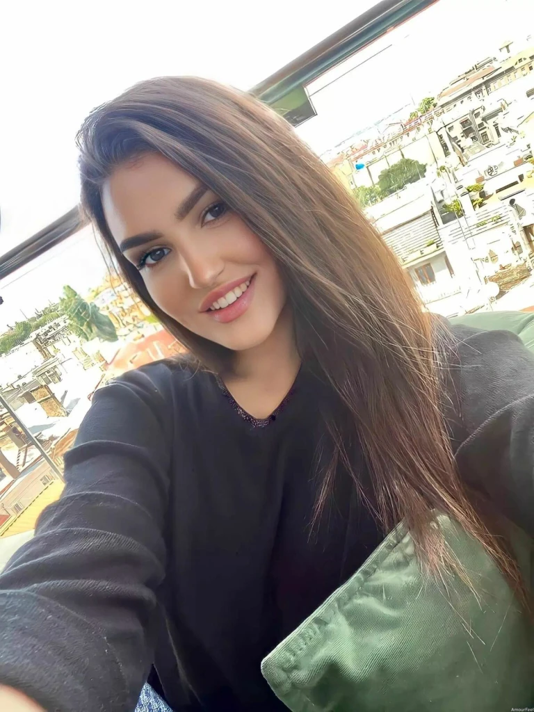 Olena Profile image 4