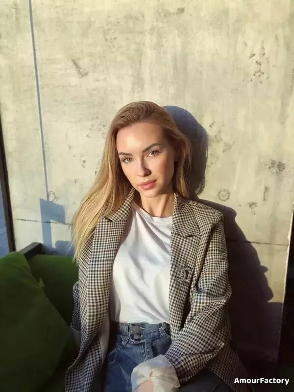 Polina Profile image 1