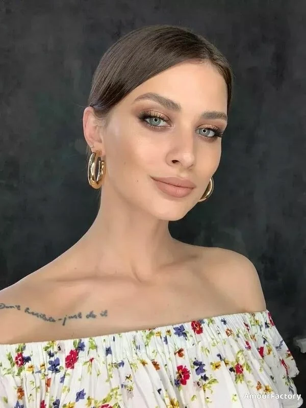 Alina Profile image 1