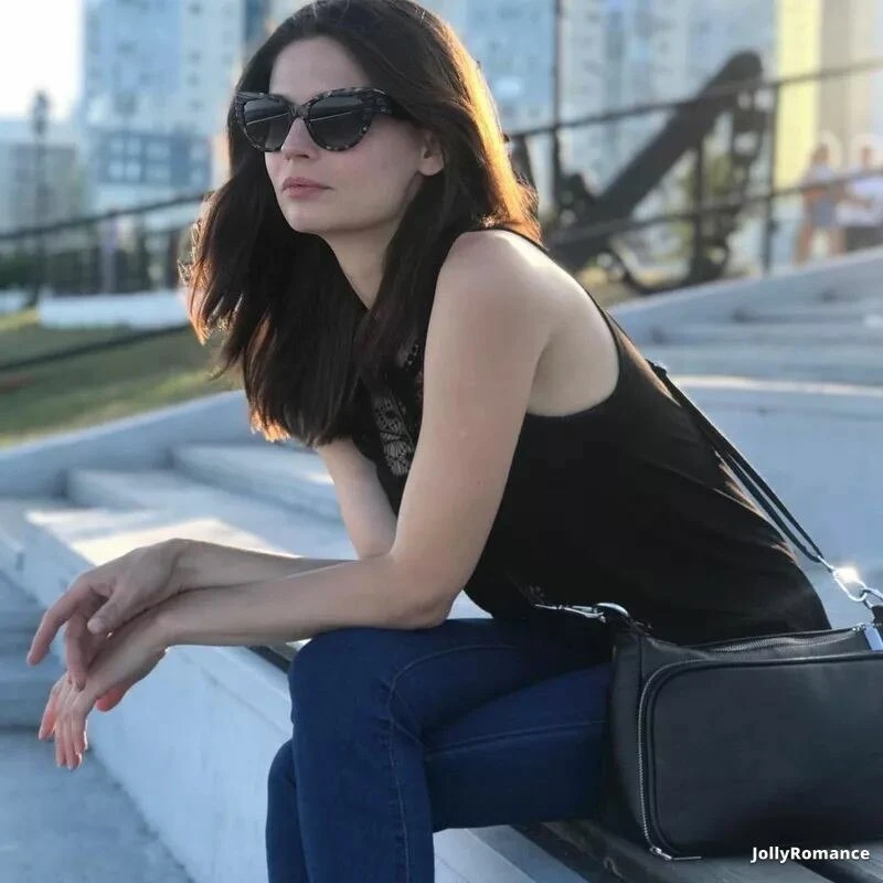 Nina Profile image 1
