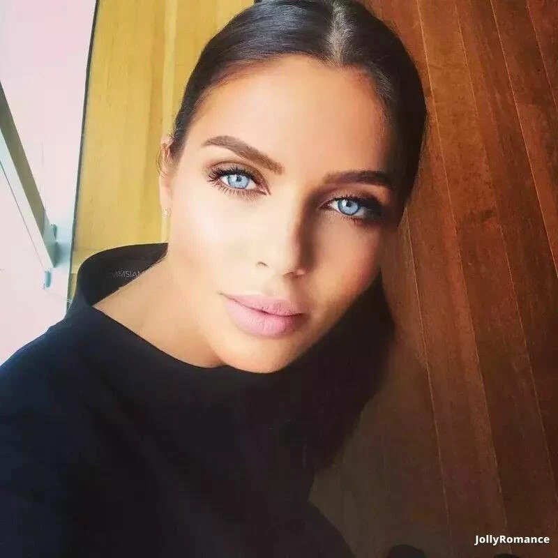 Aleksandra Profile image 4