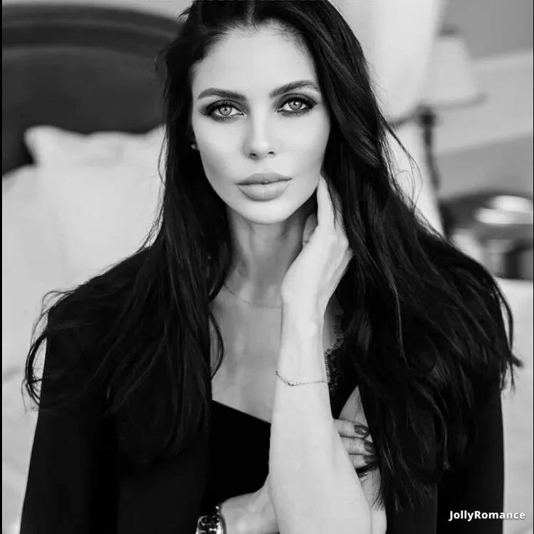 Aleksandra Profile image 3