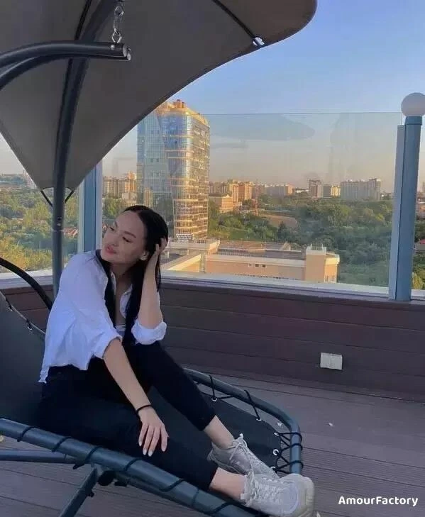 Lyudmila Profile image 4