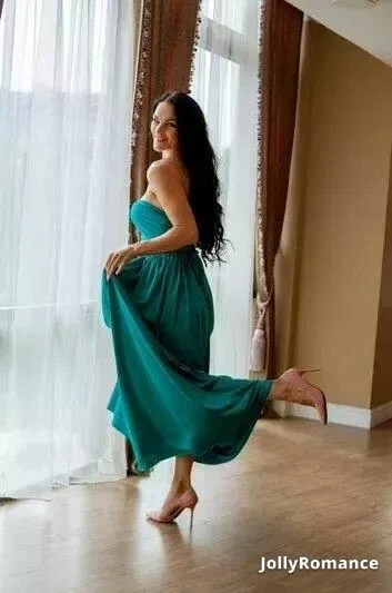 Oksana Profile image 4