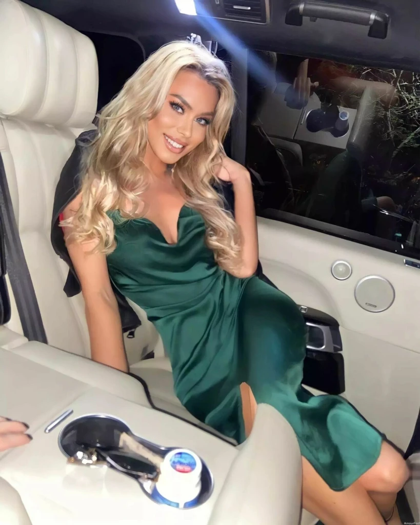 Roza Profile image 1