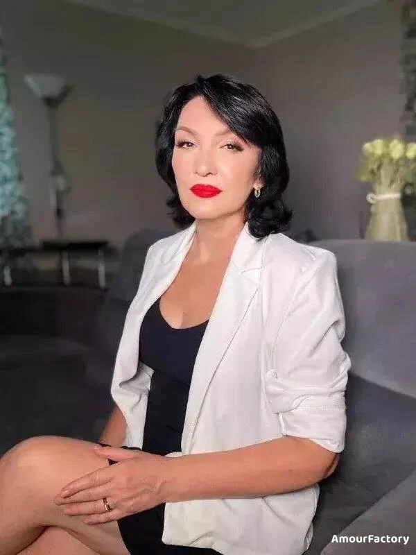Chrisitina Profile image 1