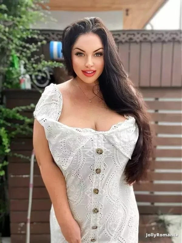 Julia Profile image 2