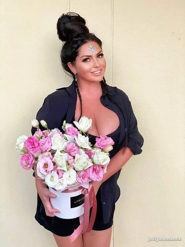 Julia Profile image 1