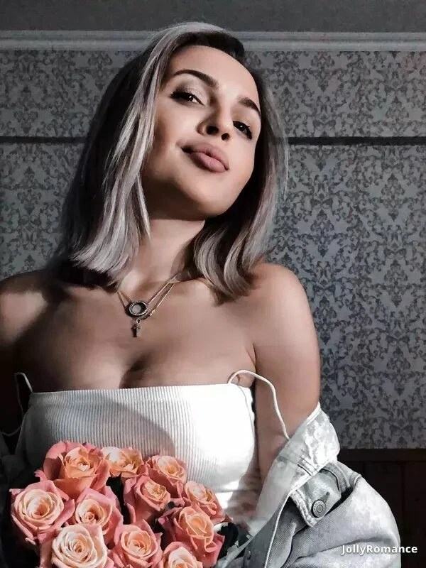 Elena Profile image 1