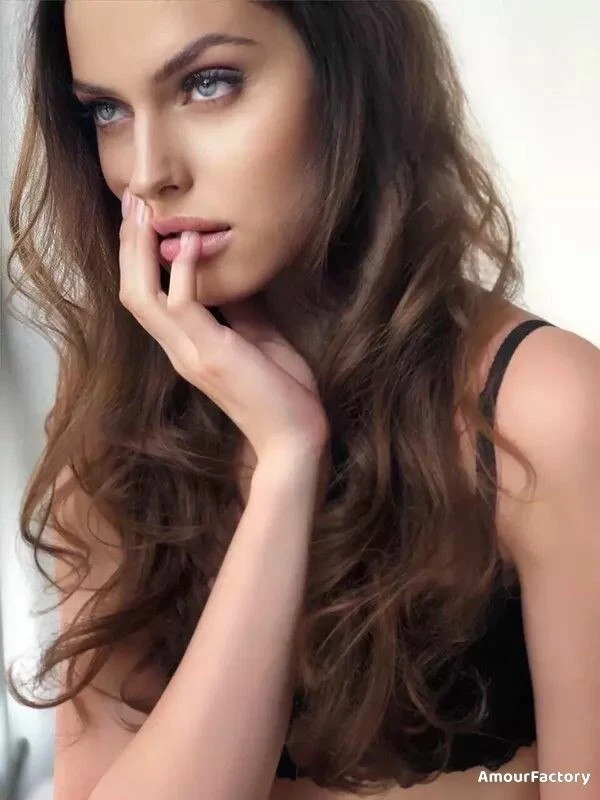 Yana Profile image 4