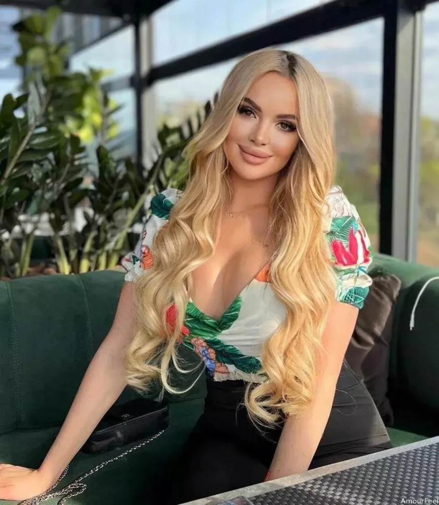 Elena Profile image 4