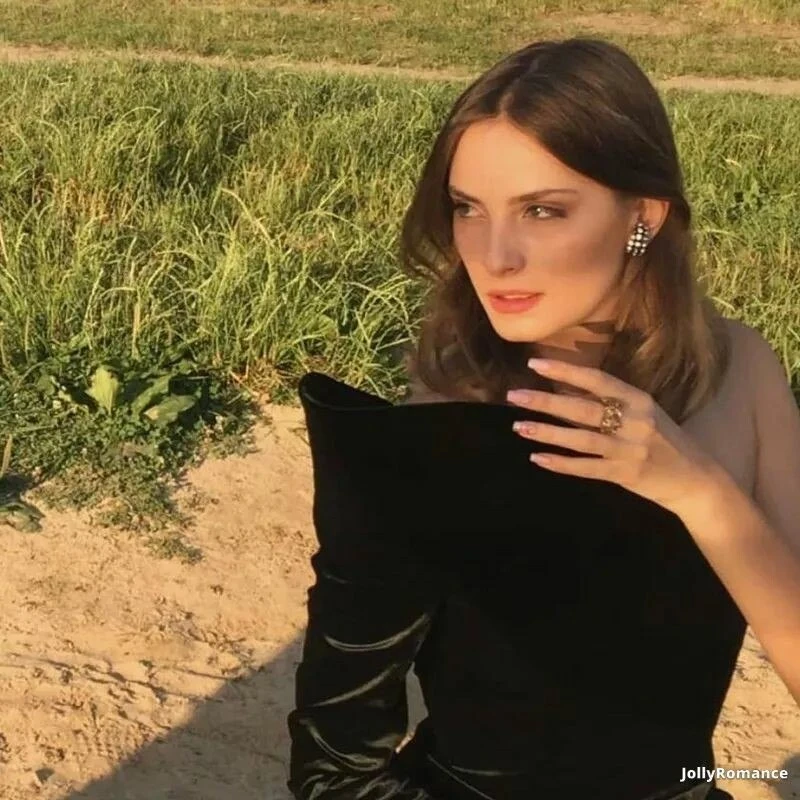 Yana Profile image 4