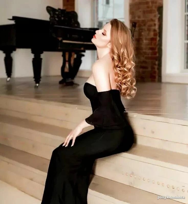 Anna Profile image 3