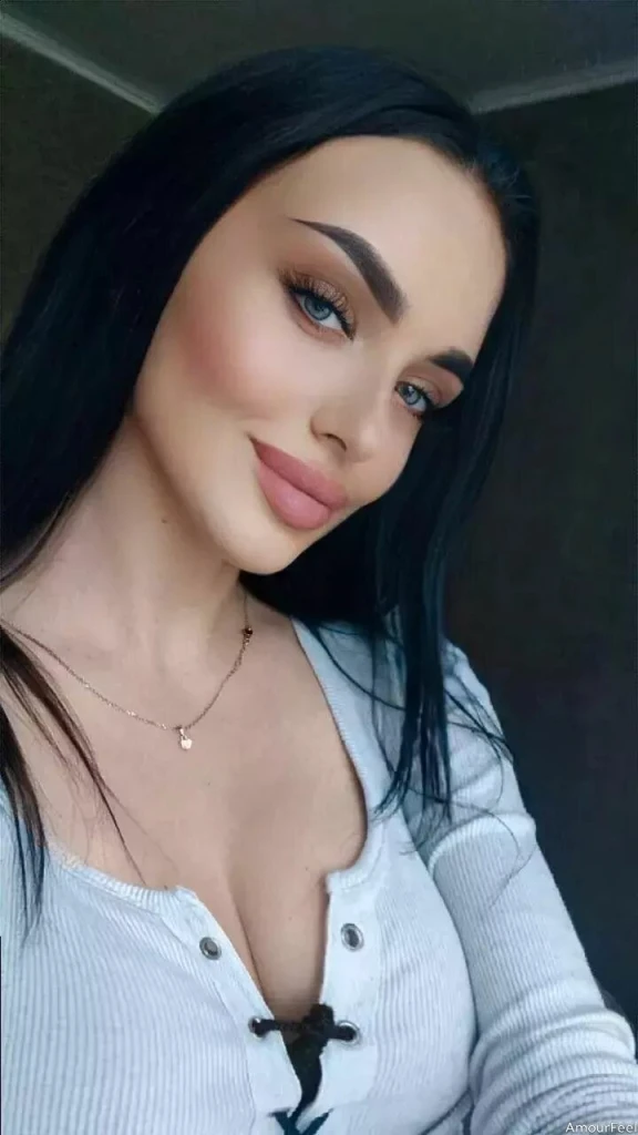 Anna Profile image 4