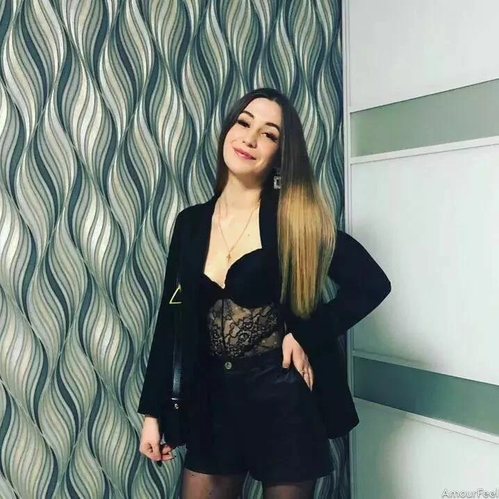 Yana Profile image 2