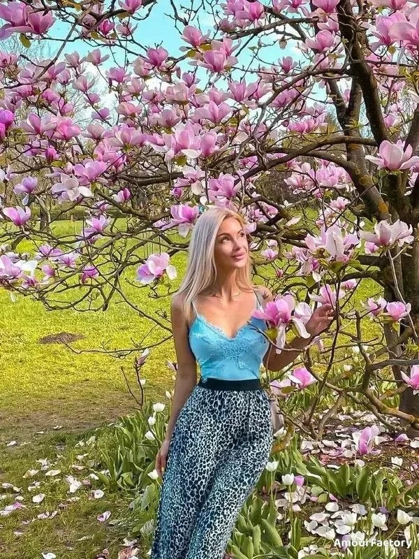 Oxana Profile image 1