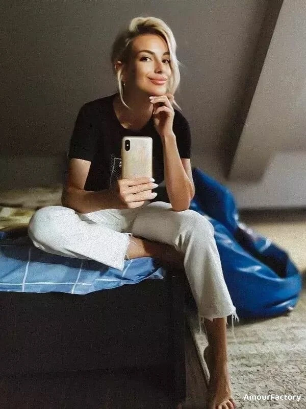 Oxana Profile image 3