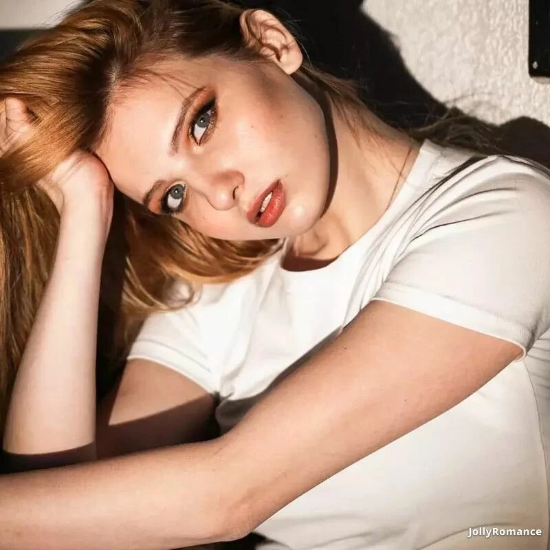 Oksana Profile image 2