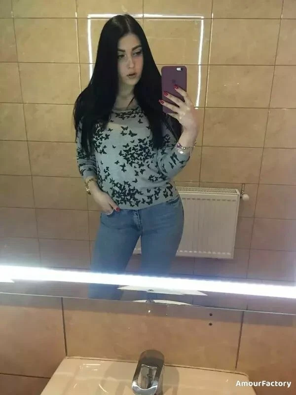 Krestyna Profile image 2
