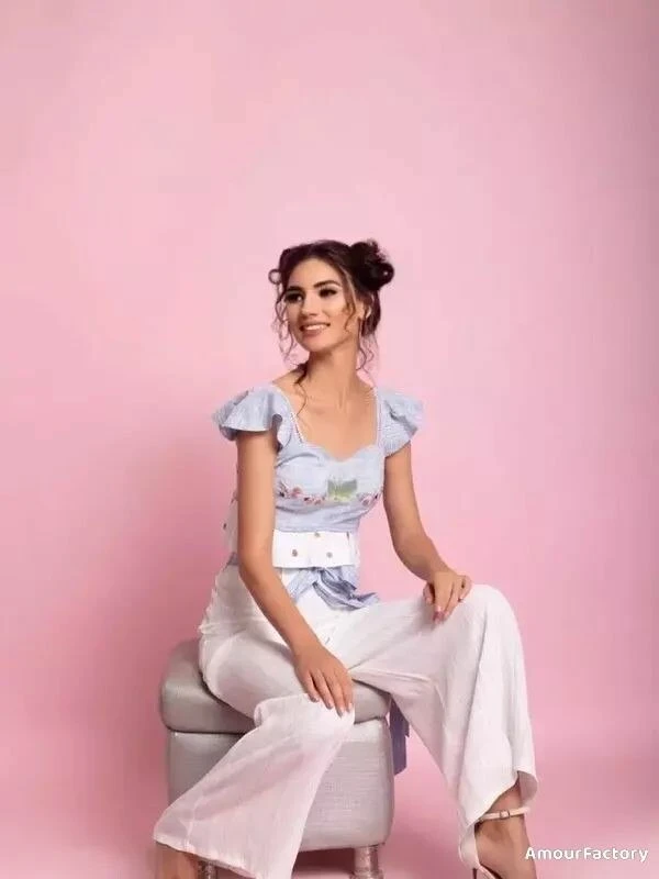 Elena Profile image 1