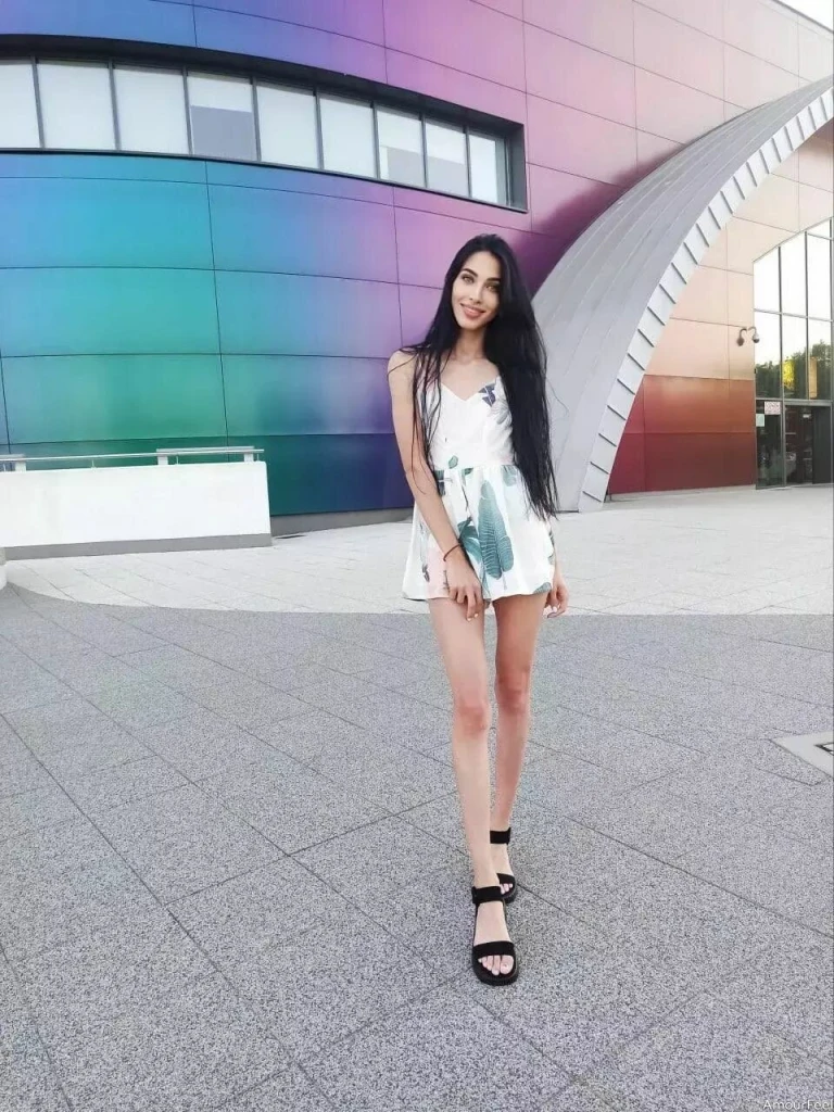 Olena Profile image 4