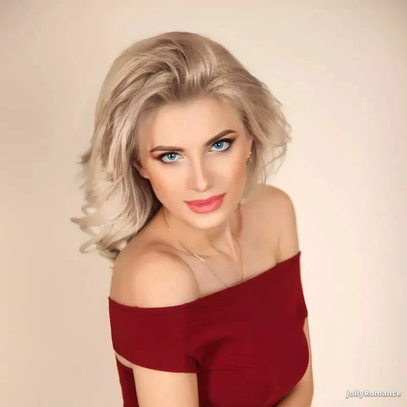 Nina Profile image 4
