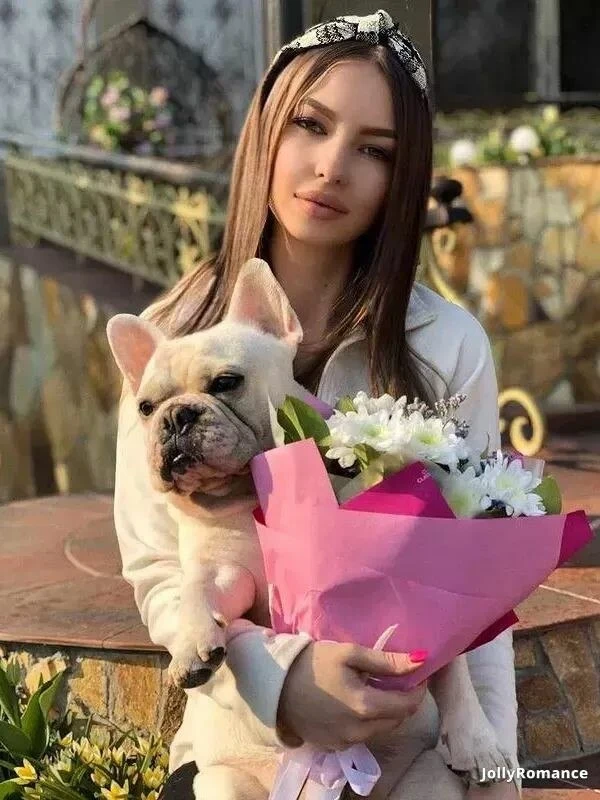 Inessa Profile image 2