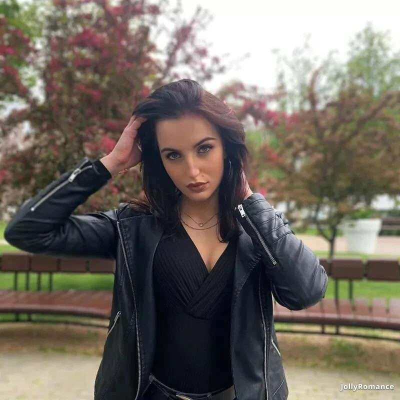 Ksenia Profile image 3